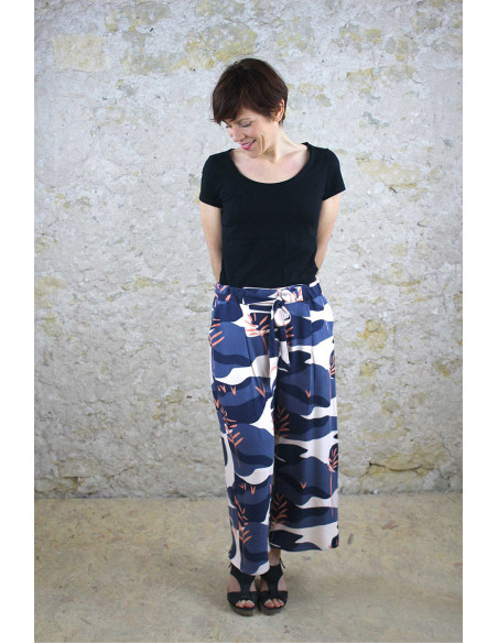 Solis blue viscose crepe fabric - Églantine & Zoé