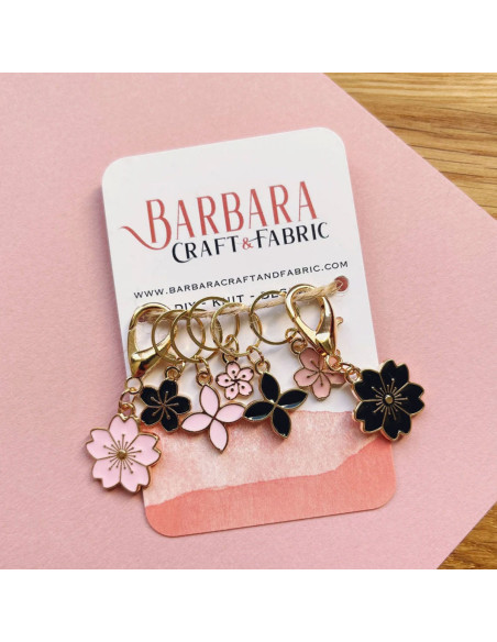Set of 5 stitch marker rings + 2 carabiners - Sakura flowers and clovers