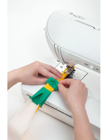 Device for making fabric tubes