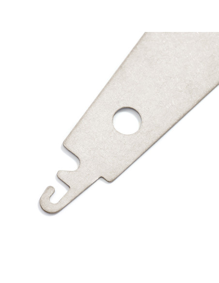 Needle threader for tapestry needles