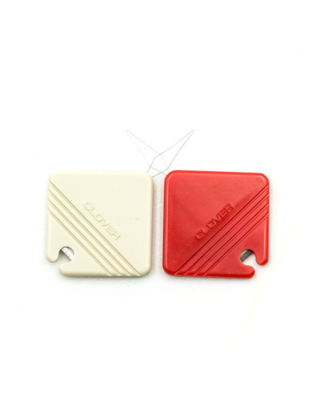 Set of 2 needle threaders with integrated thread cutters by Clover
