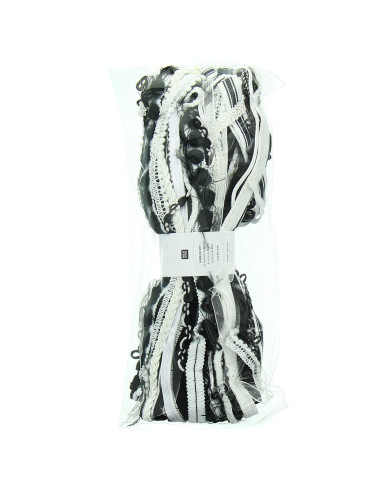 Assortment of ribbons - Black and white
