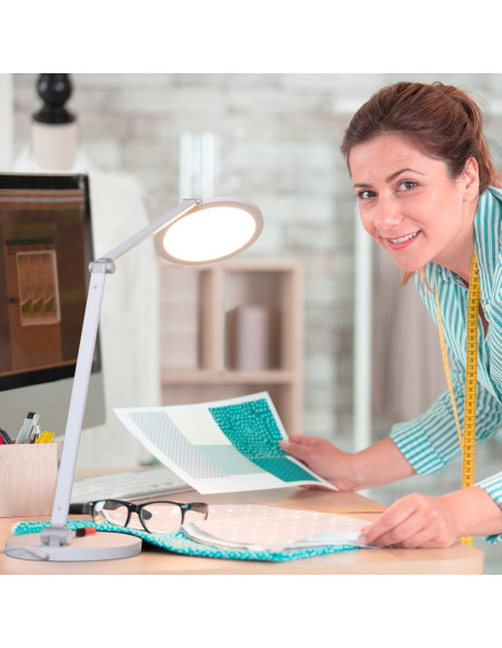 Tricolor Daylight Desk Lamp