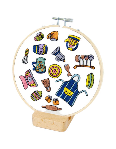 Wooden stand for embroidery hoop