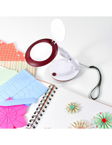 LED YoYo Daylight Magnifying Glass