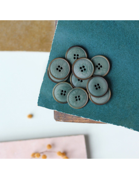 Corozo button with fine edge 20 mm - Laurel