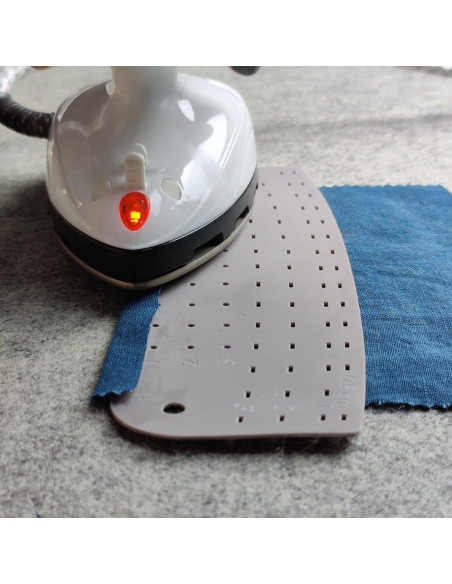 Silicone ironing ruler for hems