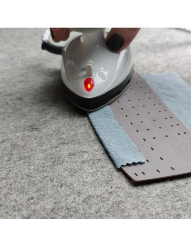 Silicone ironing ruler for hems