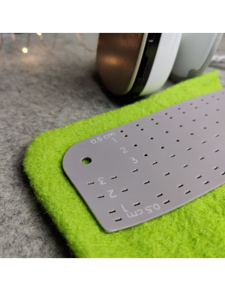 Silicone ironing ruler for hems