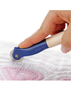 Clover smooth serrated tracing wheel with wooden handle 2