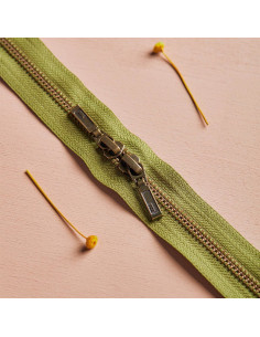 Double slider zipper Brass and Matcha Leaf 40 cm - Atelier Brunette