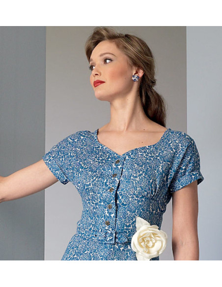 Dress and belt pattern - Vogue 9106