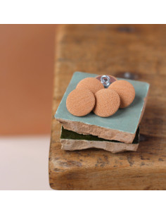 18 mm covered button on stem - Clay