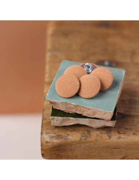 18 mm covered button on stem - Clay