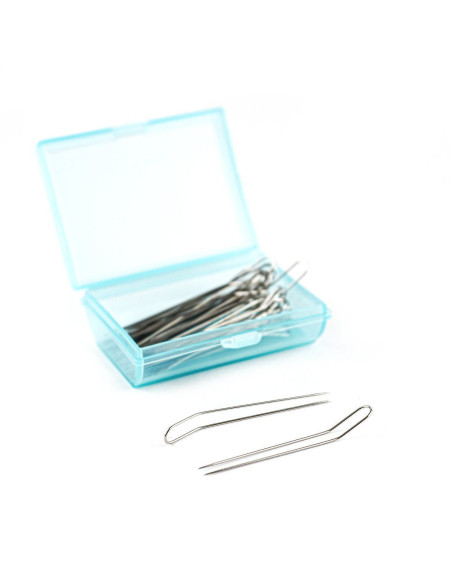Box of 35 Clover hairpins