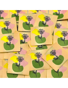 Set of 5 woven sew-on labels with line-drawn flower