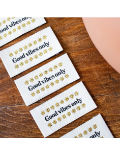 Set of 5 sew-on labels - Good vibes only