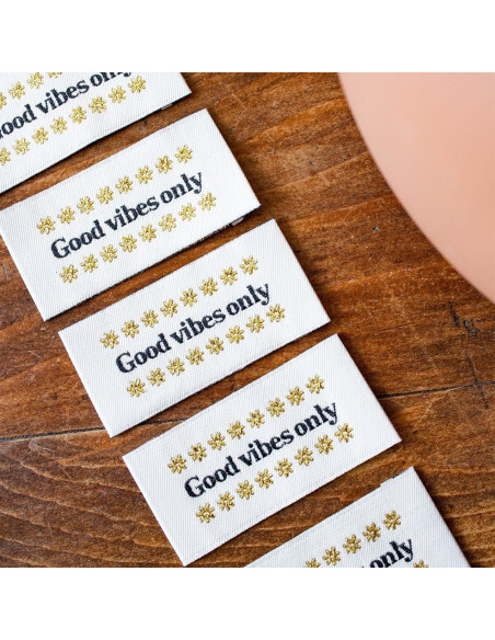 Set of 5 sew-on labels - Good vibes only