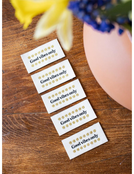 Set of 5 sew-on labels - Good vibes only