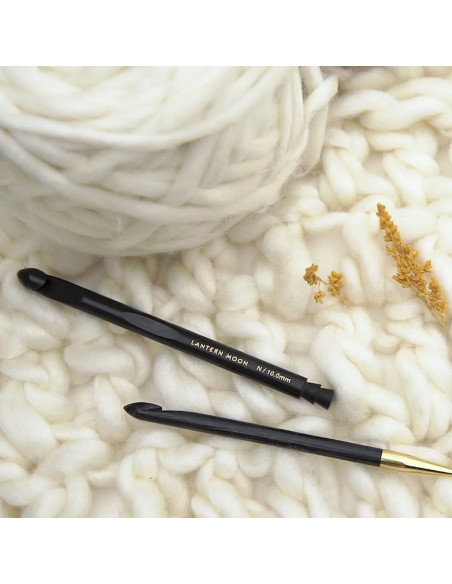 Tunisian crochet in ebony wood Lantern Moon