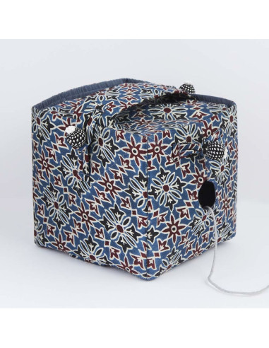 Fabric box for unwinding Arjak Lantern Moon yarn balls