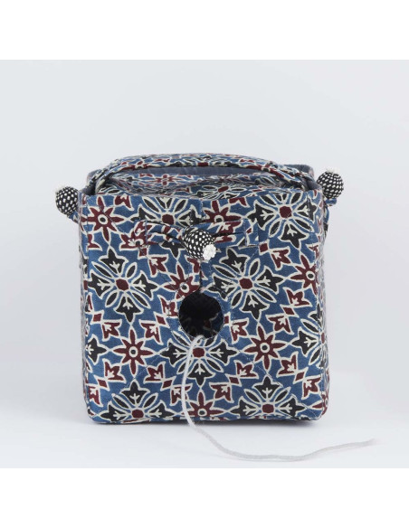 Fabric box for unwinding Arjak Lantern Moon yarn balls