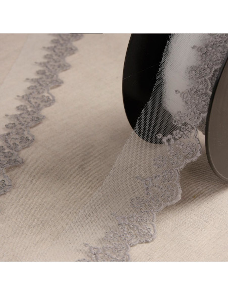 Embroidered tulle with flowers - Medium gray