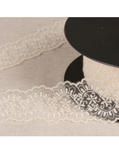 Embroidered tulle between two - Ecru