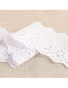 Scalloped Lily Flower English Embroidery - White