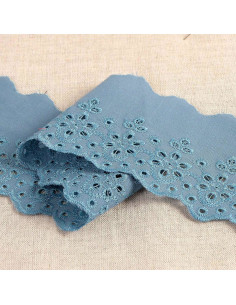 Scalloped Lily Flower English Embroidery - Lavender Blue