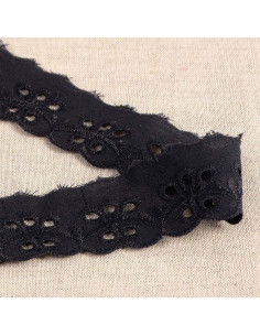 Inaya Scalloped Flower Broderie Anglaise - Black