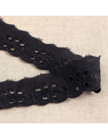 Inaya Scalloped Flower Broderie Anglaise - Black