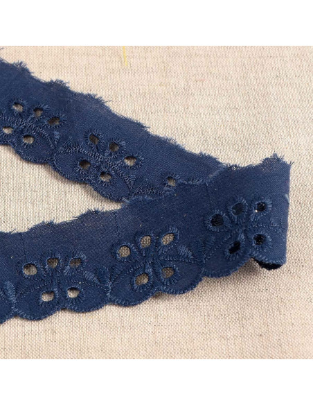 Inaya scalloped floral Broderie Anglaise - Navy Blue