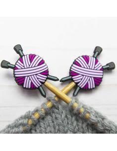 Stitch stoppers for knitting needles - Pink ball of yarn
