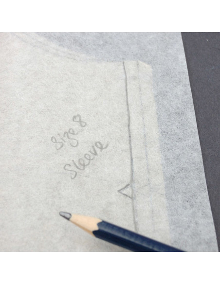 Swedish tracing paper roll for sewing patterns - 0.70 cm x 20 meters