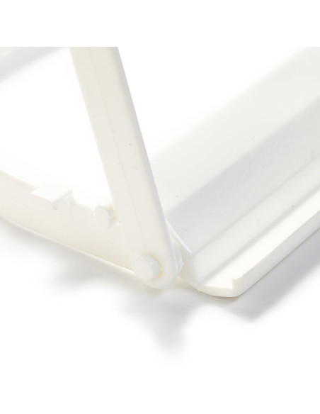Easel for magnetic board