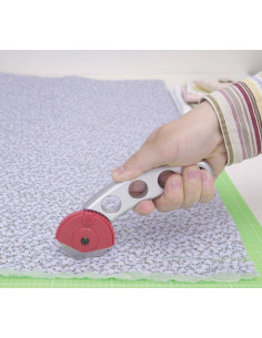NT Cutter 45 mm circular cutter with metal handle 2