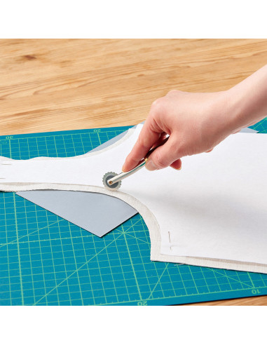 Clover walnut wood sewing tool set
