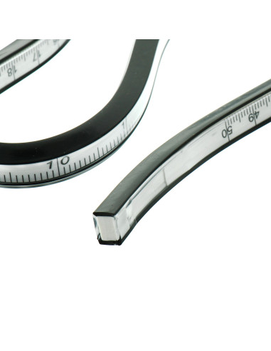 Curved graduated ruler