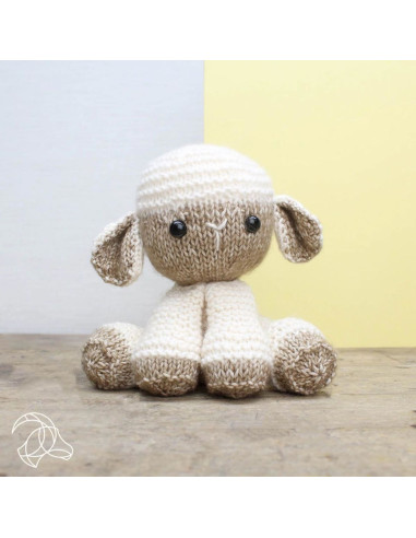Knitting kit - Lore the lamb