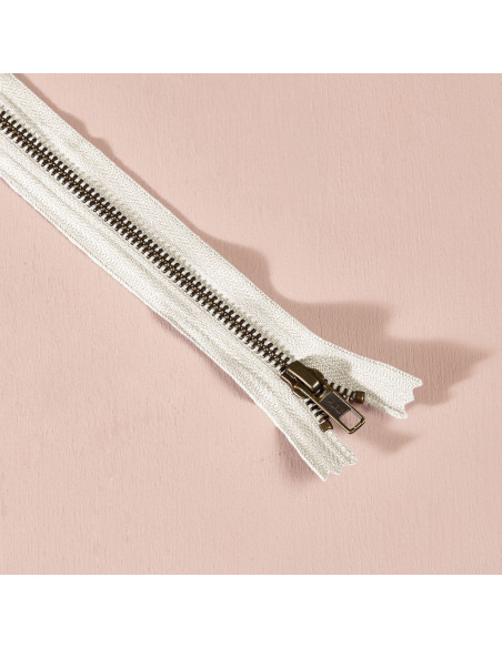Off-White Metal Zipper 30 cm - Atelier Brunette