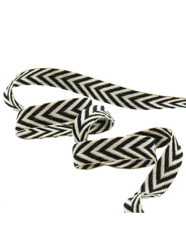 Chevron pattern - Black and natural