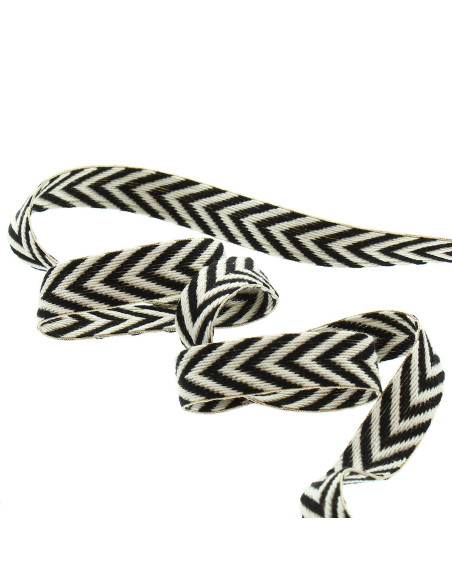 Chevron pattern - Black and natural