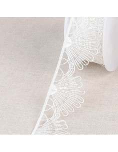 Fine guipure fan - White