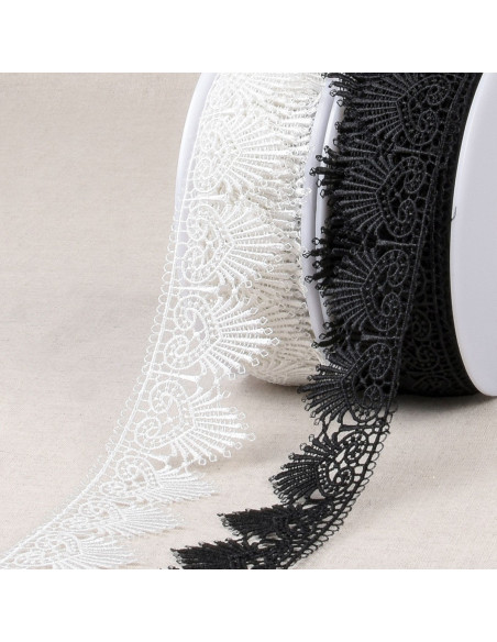 Fine guipure hearts and fans - White