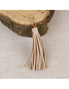 Beige pompom with clasp