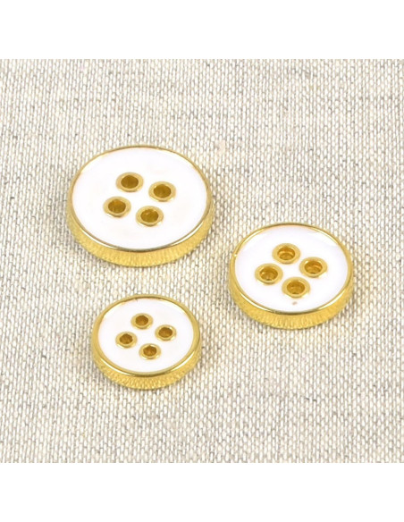 Lacquered 4-hole button - White