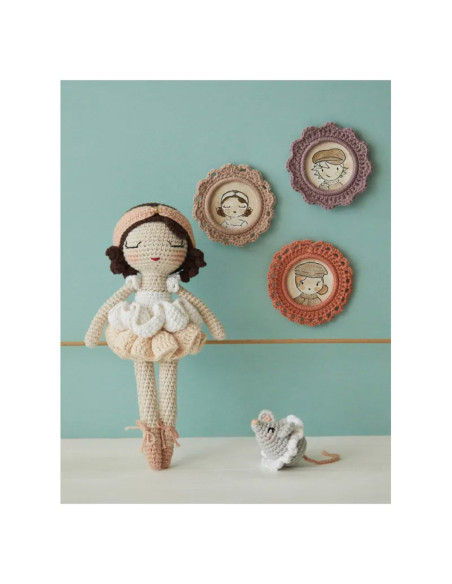 Retro Crochet Doll Book