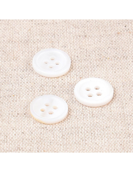4-hole shell button 11 mm - White