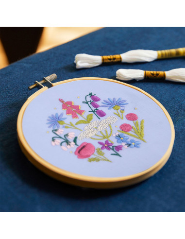 Embroidery kit - English garden